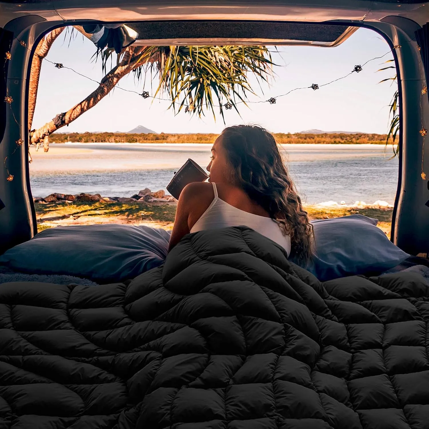 Camping Blanket, Packable Puffy Blanket Down Alternative Blanket Lightweight Windproof Water Resistant for Outdoors,Hiking, Backpacking,Beach,Car,Picnic,Stadium 52x75in