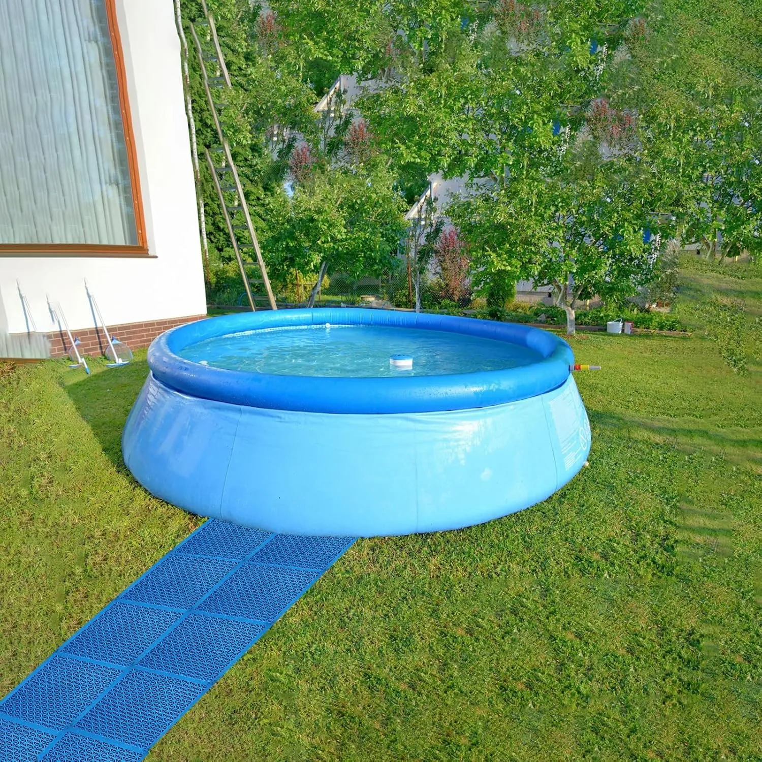 CIEOVO 20 Piece Pool Floor Protector Mat, 10” x 10” Non-Slip Waterproof Cushion Floor Tile Drain Mat Above Ground Pools Pathways Walkways Balcony for Protecting Pools Spas Lawns from Wear