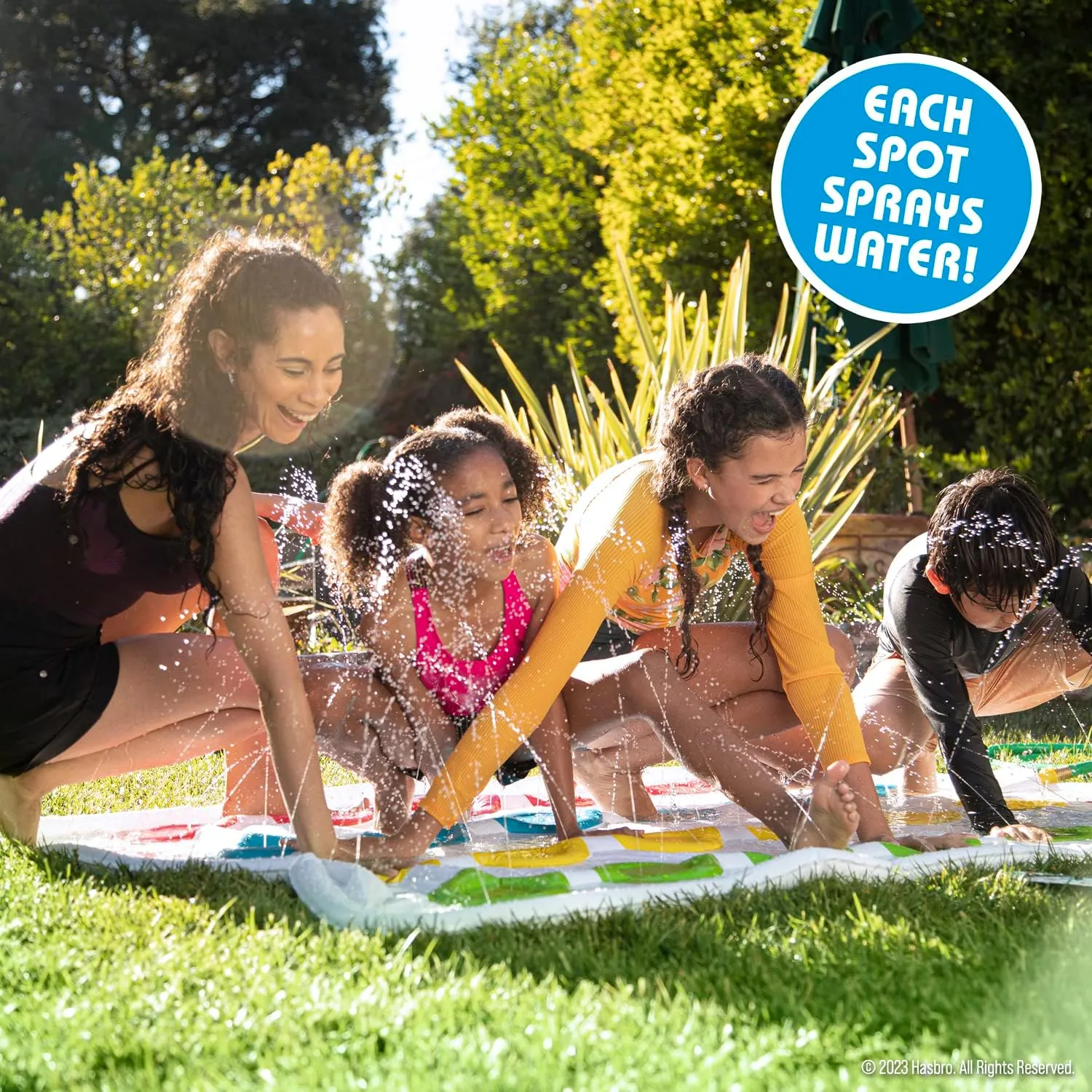 Hasbro Twister Splash – Summer Toys for Kids, 68 x 52 inches
