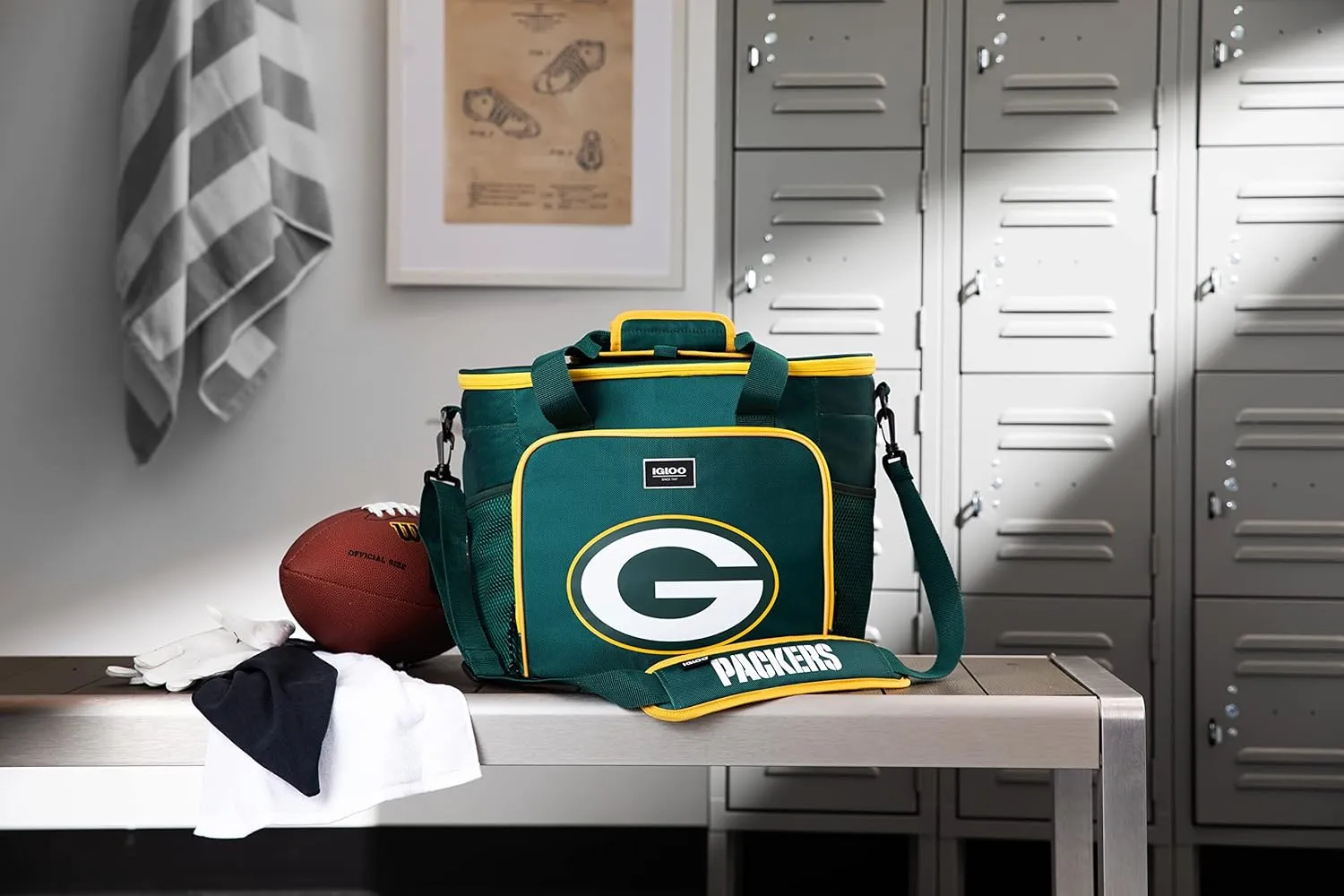Igloo Limited Edition NFL 28 Can Insulated Tailgating Cooler