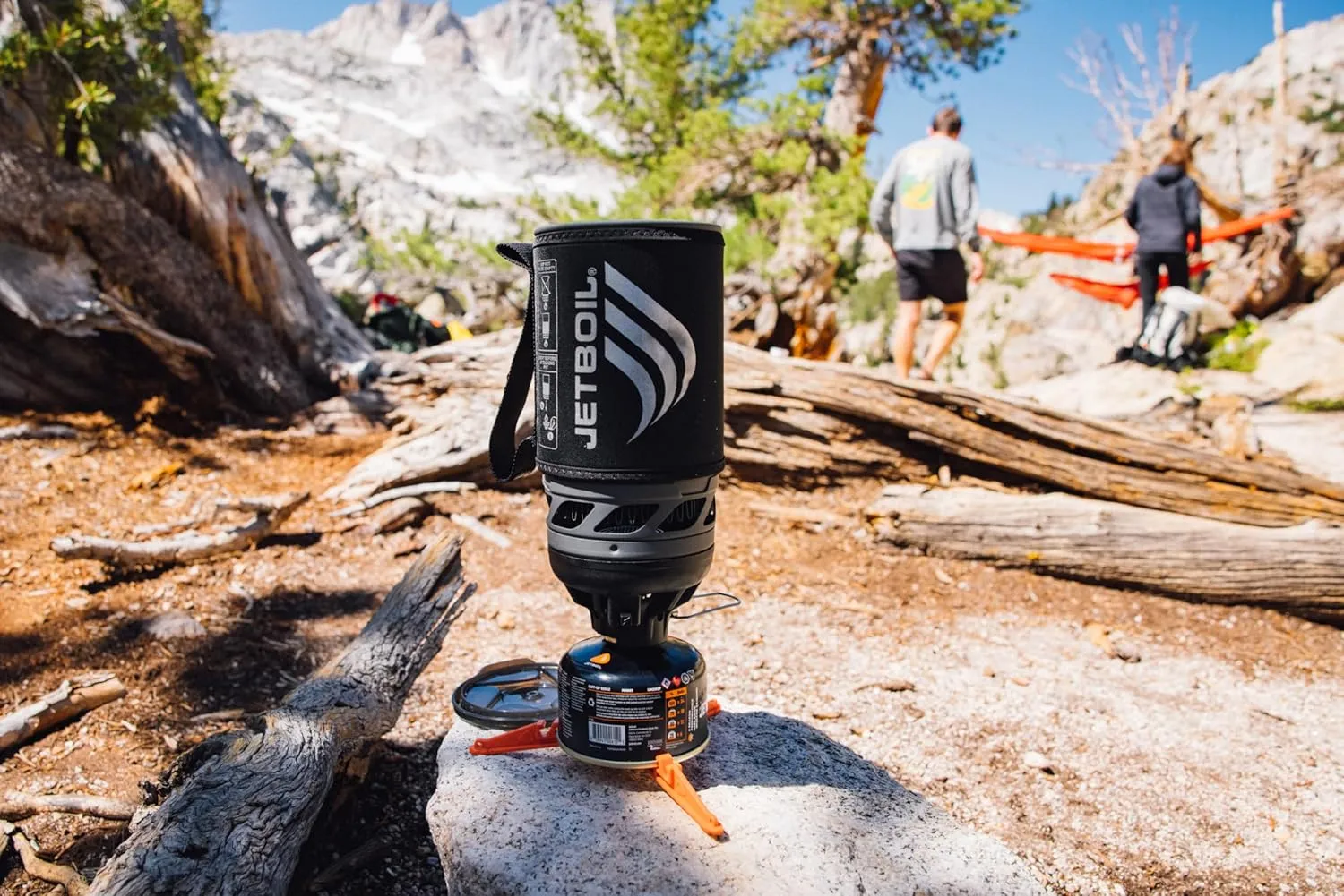 Jetboil Flash Camping and Backpacking Stove System, Portable Propane/Isobutane Burner with Cooking Cup for Outdoor Trips and Hiking