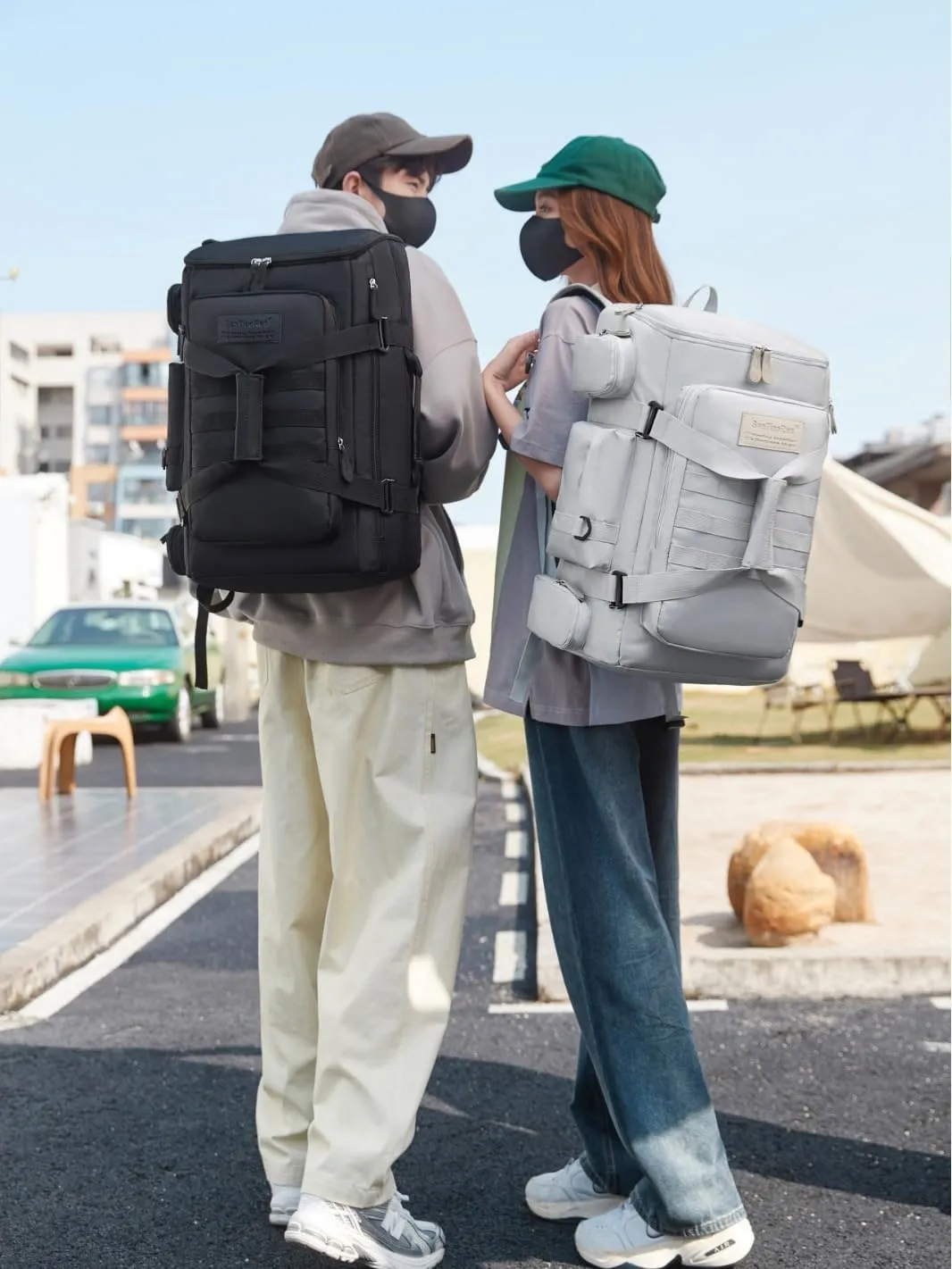 Large capacity travel outdoor bag, hiking tennis, men and women (Light grey)