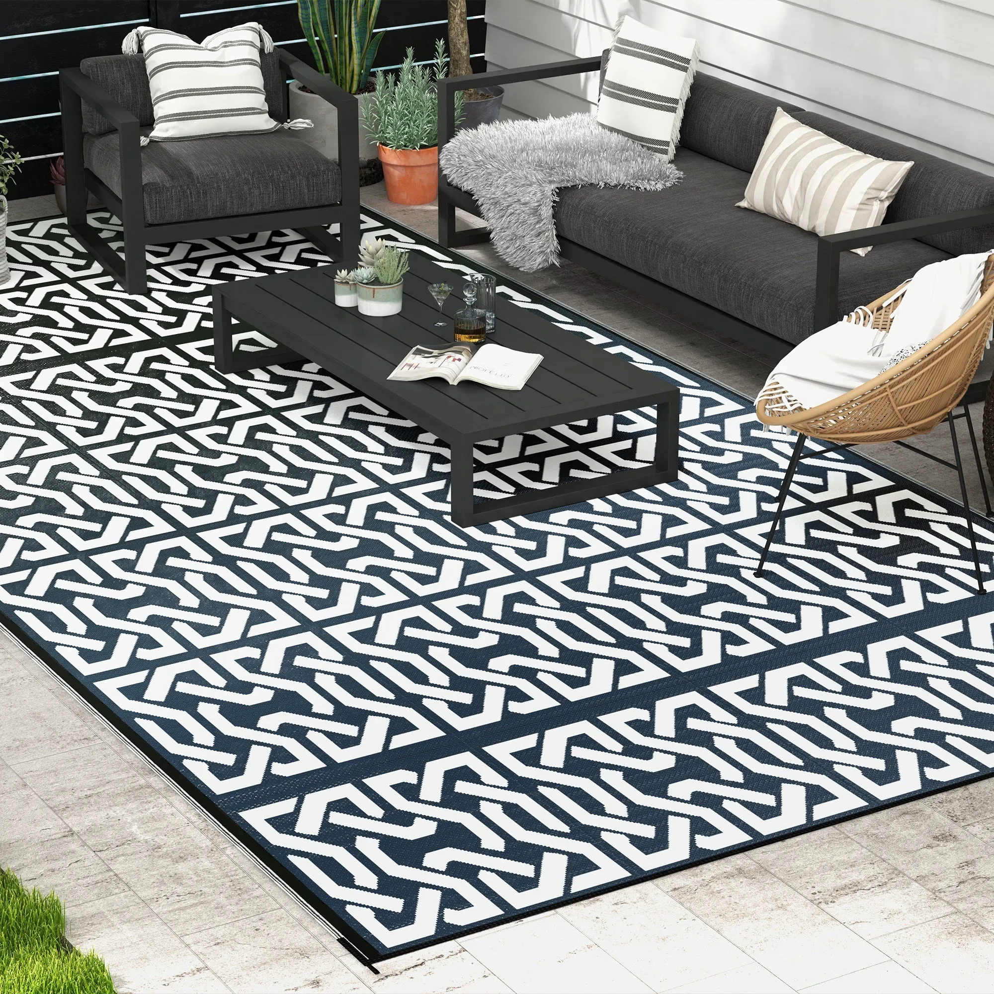 Portable Outdoor Rug with Carry Bag, 9' x 18' Reversible Mat, Waterproof Plastic Straw RV Rug for Backyard, Deck, Picnic, Beach, Camping, Black and White Chain