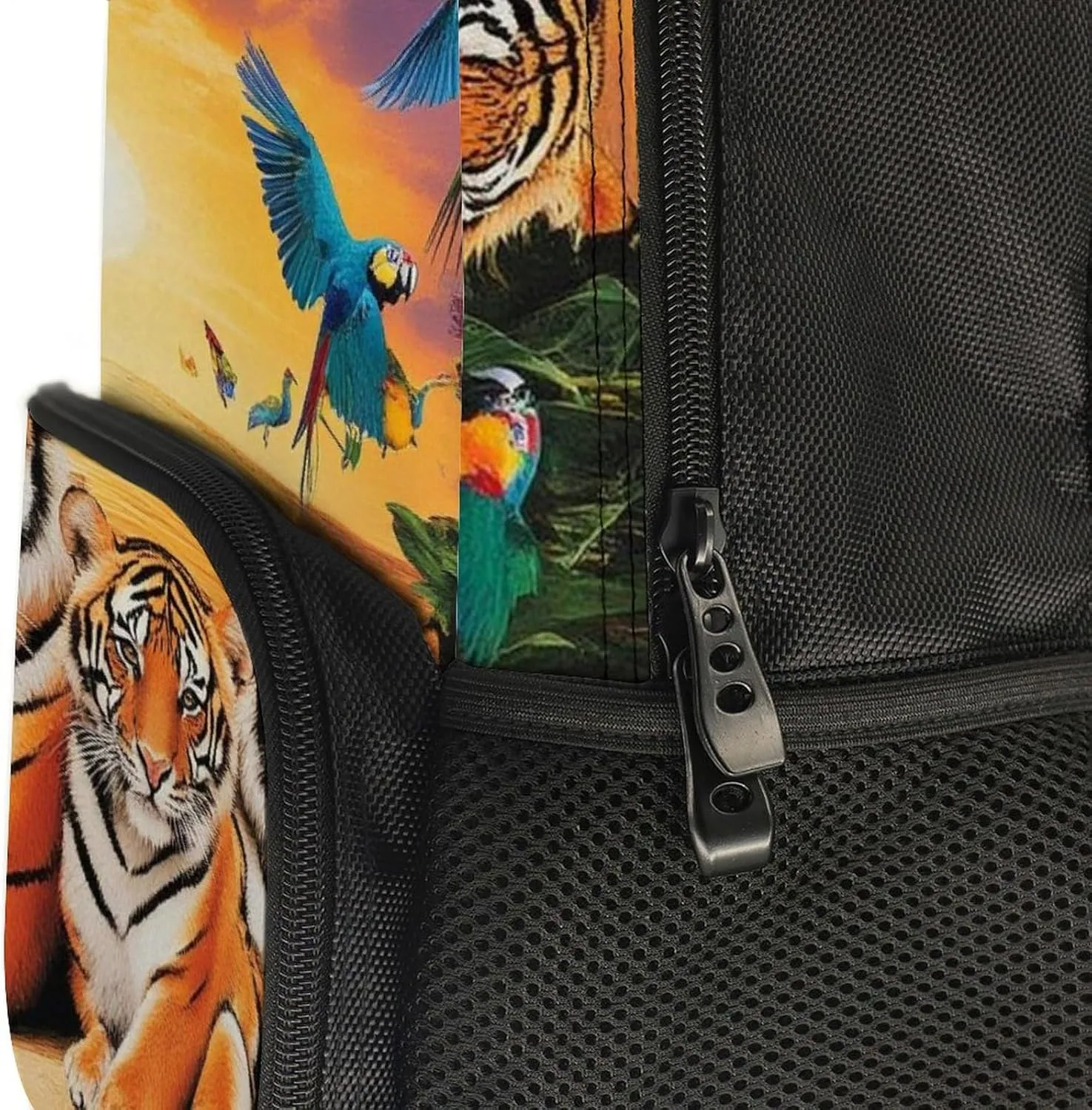 Supdreamc Men Women Polyester Tropical Tiger Animal World King Art Casual Daypack Large Capacity Carry On Bag With Adjustable Shoulder Straps for Camping Work Running