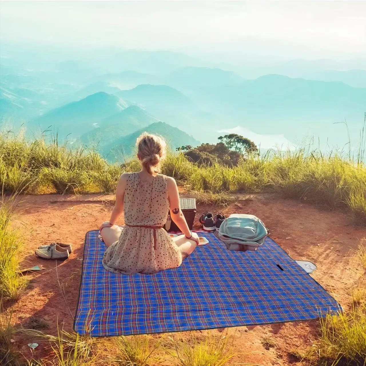 Wind Tour Family Outdoor Waterproof Durable Picnic Blankets with Carry Strap,Foldable 50×70.9 inch Sandproof Picnic Floor Mat for Kids Playground Camping Park Hiking Grass Travelling (2, Blue)